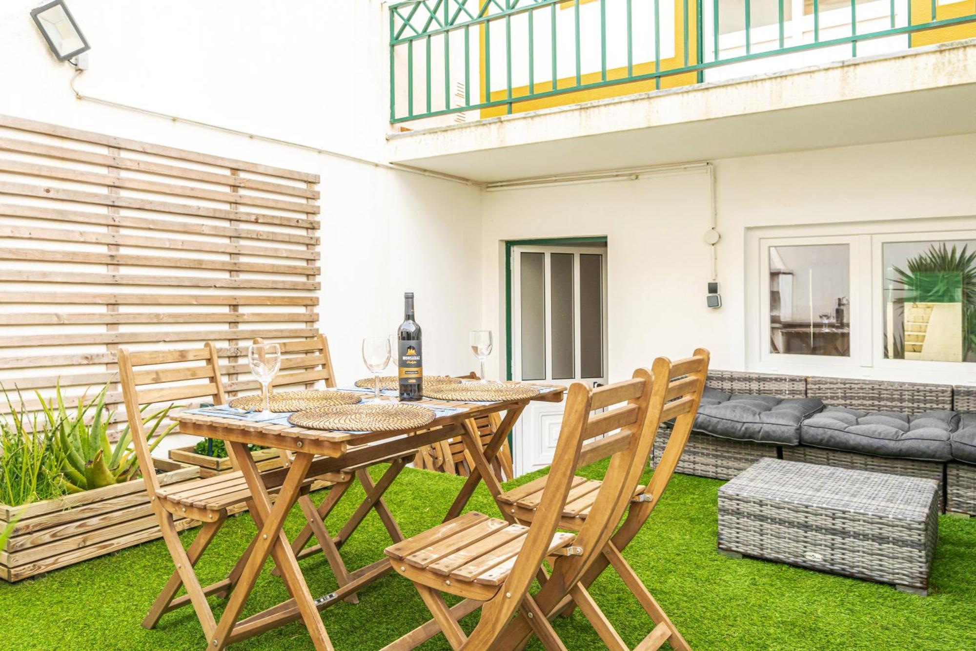 Baleal Happiness Surf House Villa Ferrel  Eksteriør bilde
